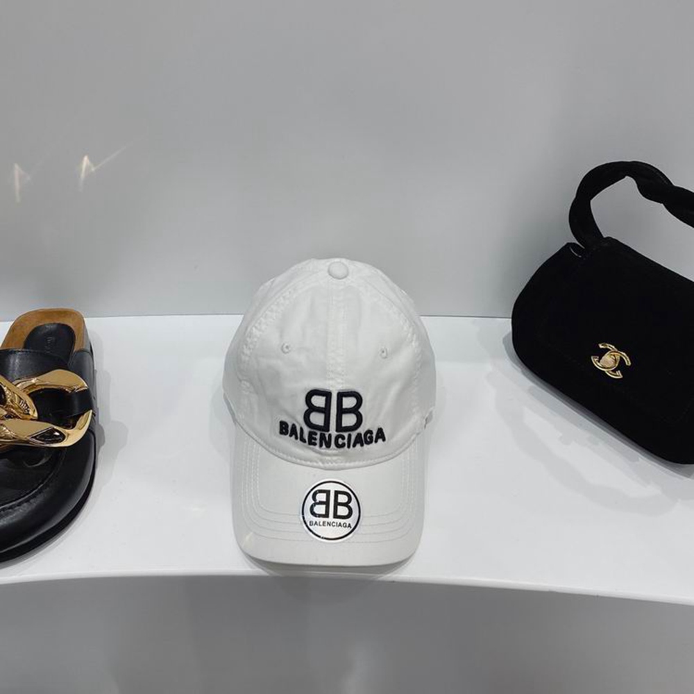 Ba1en*iaga Hat